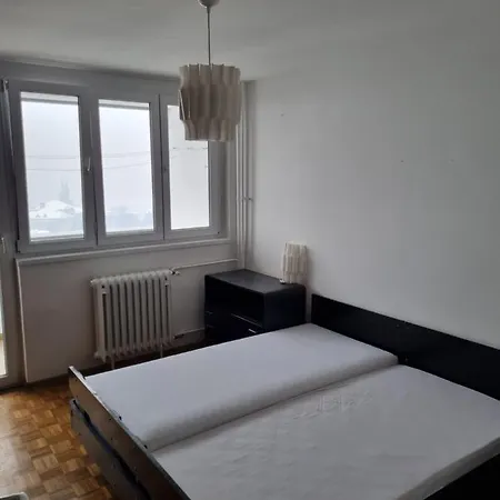 View Including Public Parking Apartman